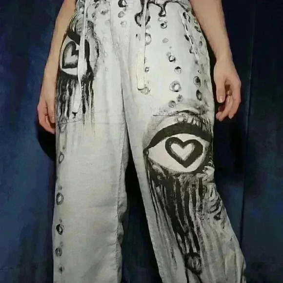 Crazy In Love heart eyes design hand-painted baby blue 100%  linen cargo pants - Picture 7 of 16